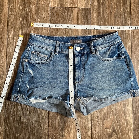 DL1961 Karlie Shorts Boyfriend Size 26 cuffed hem - Picture 8 of 13